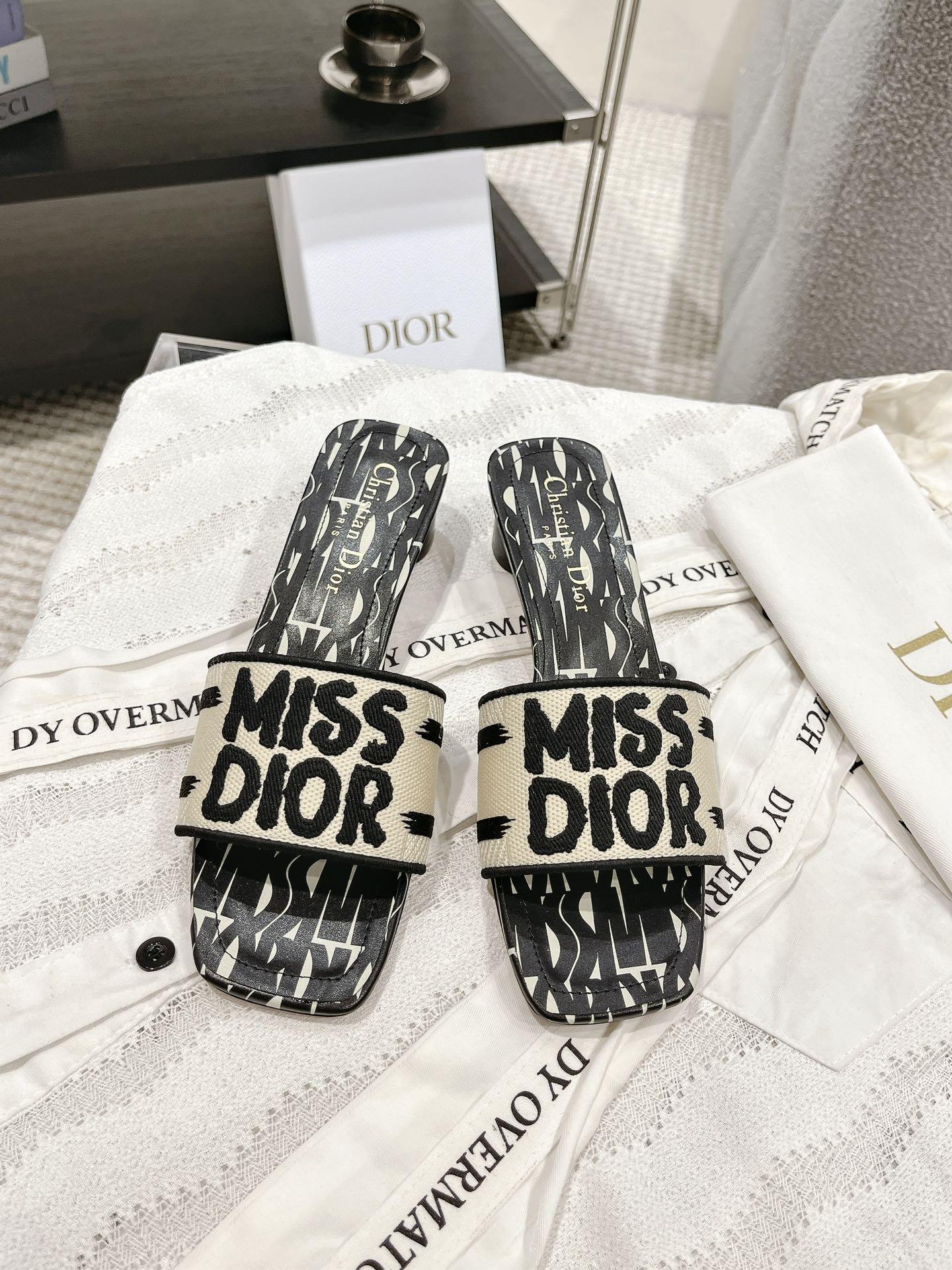 디올 DIOR 드웨이 코튼 샌들 (해외배송)