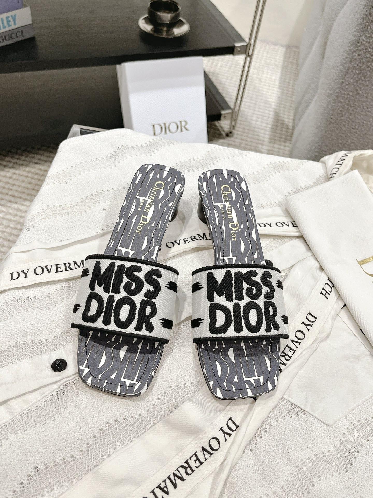 디올 DIOR 드웨이 코튼 샌들 (해외배송)