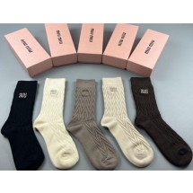 미우미우 웨이브패턴 로고 5색양말 (국내배송)