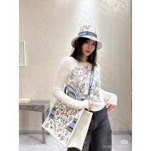 디올 동물과 꽃 자수 스웨터 (해외배송)