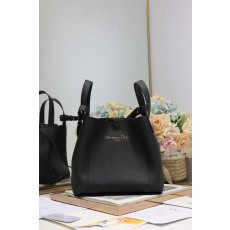 디올 미디엄 시그니처 버킷백 (해외배송)
