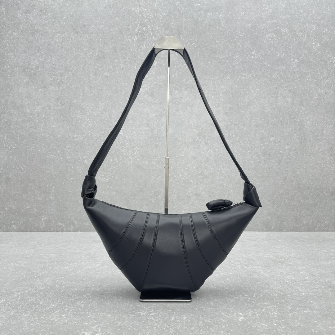 정품급 르메르 남녀공용 가방 / 길이 46cm x 너비 22cm x 높이 7cm / 바로출고