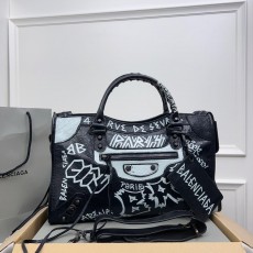 발렌시아가 그래피티 시티백 (해외배송)