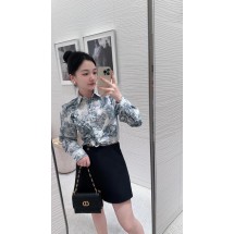 샤넬 이루 프린트 바디 타이 셔츠 (해외배송)
