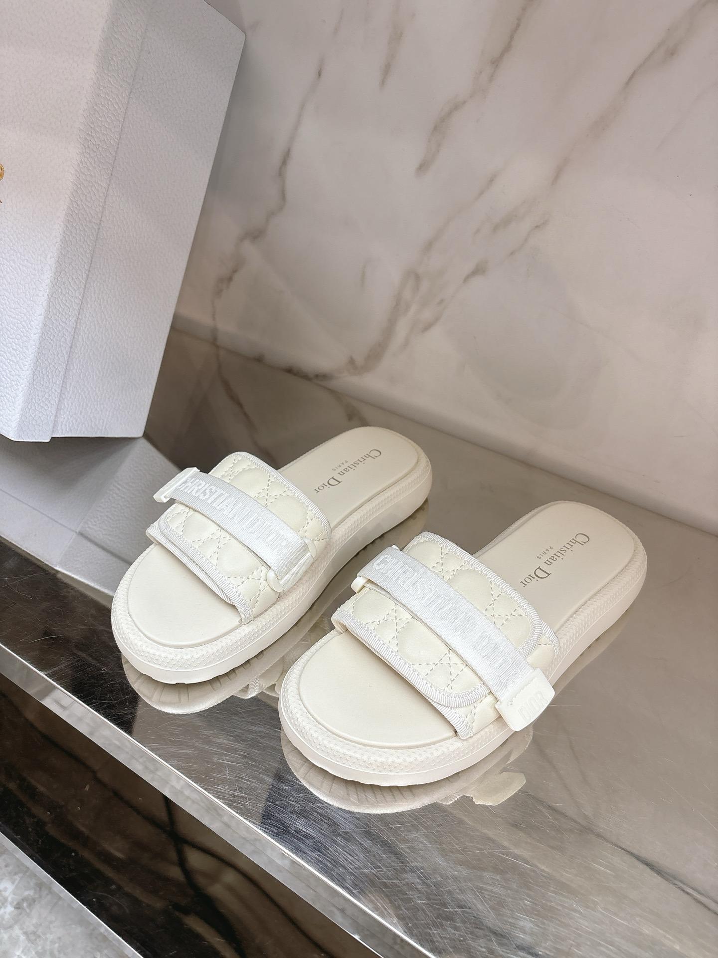디올 자수 레터링 슬리퍼 (해외배송)