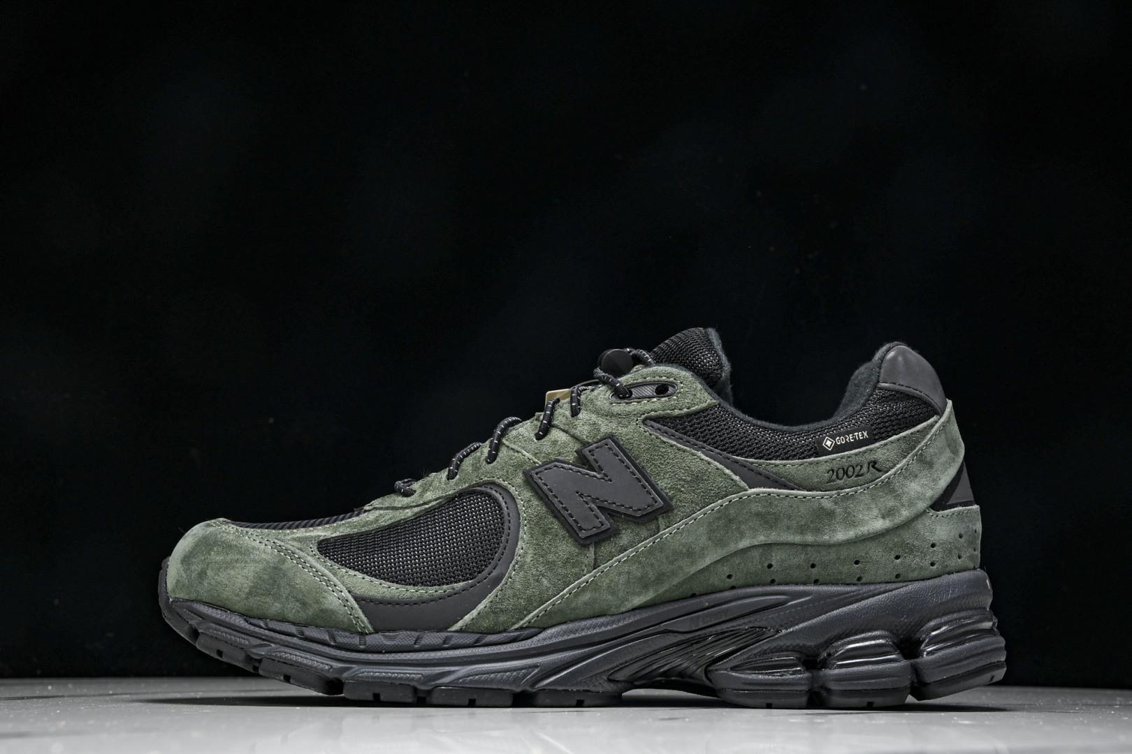 뉴발란스 NB 2002R 스니커즈 (해외배송)