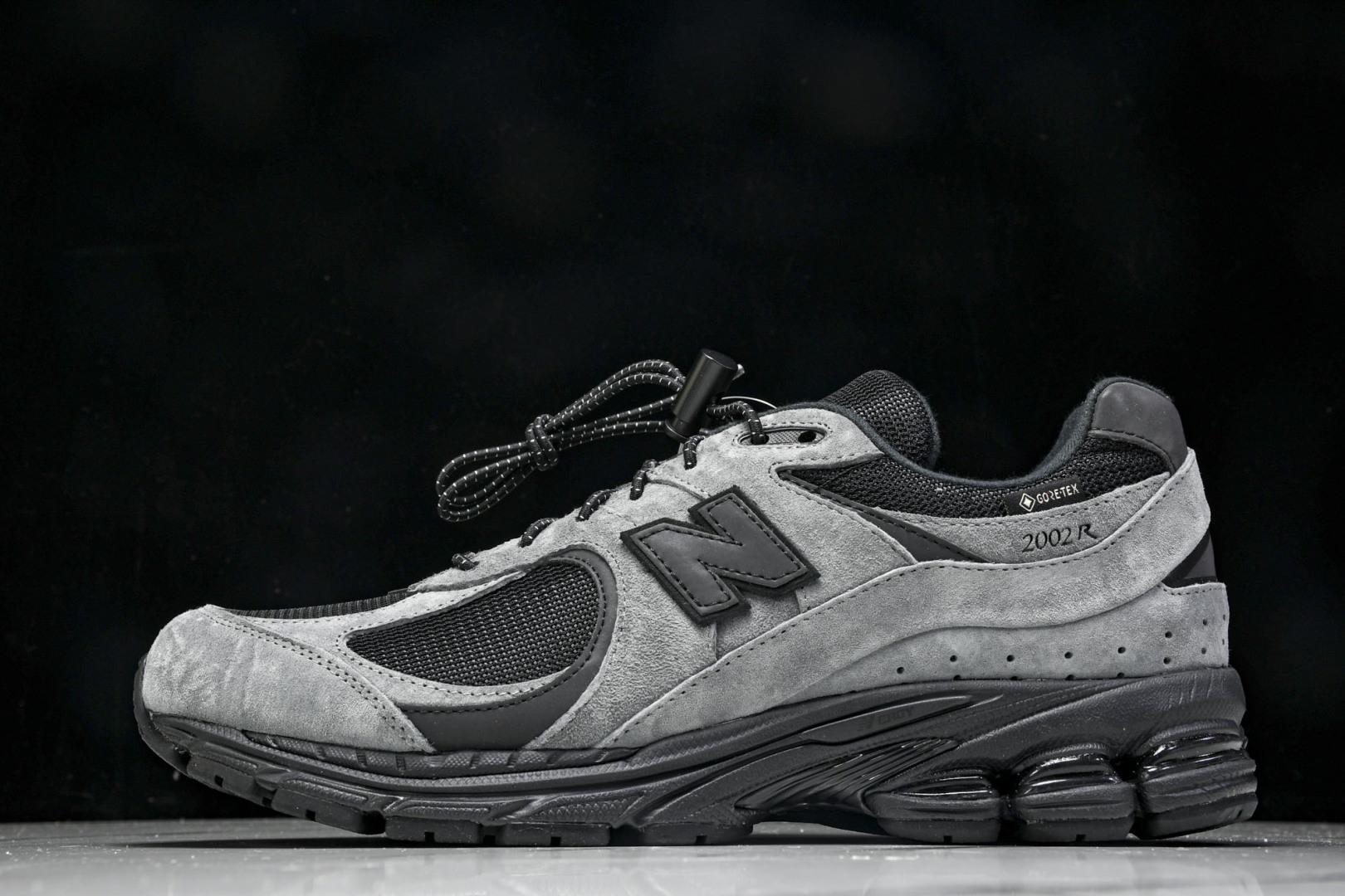 뉴발란스 NB 2002R 스니커즈 (해외배송)