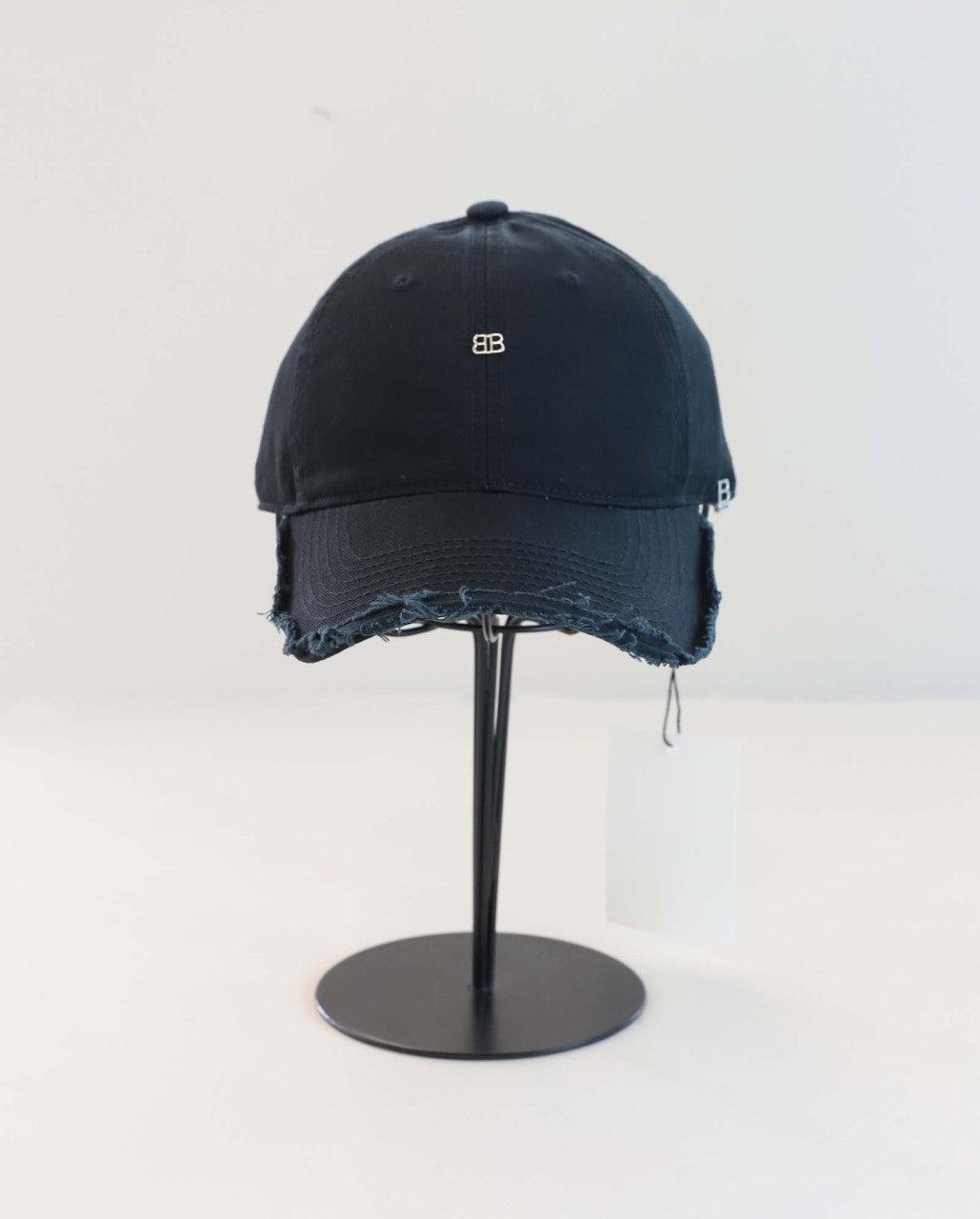 발렌시아가 BB 피어싱 빈티지 볼캡 (국내배송)