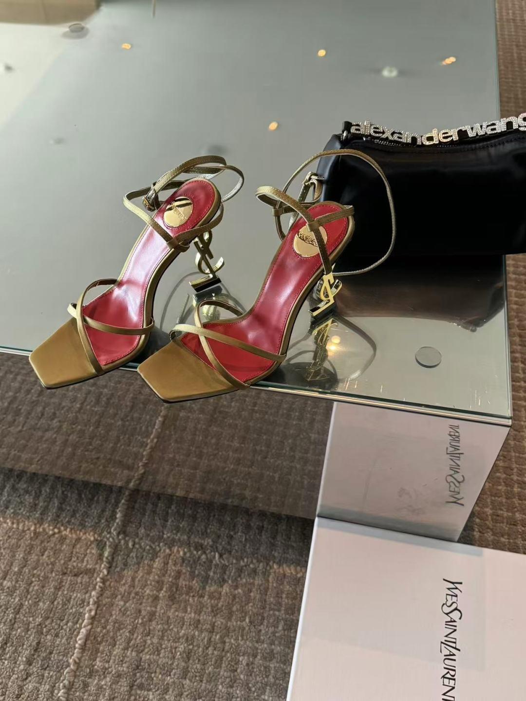 입생로랑 YSL 힐 스트랩 하이힐 샌들 (해외배송)