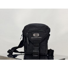 발렌시아가 크로스바디 백 (정품급 해외배송)