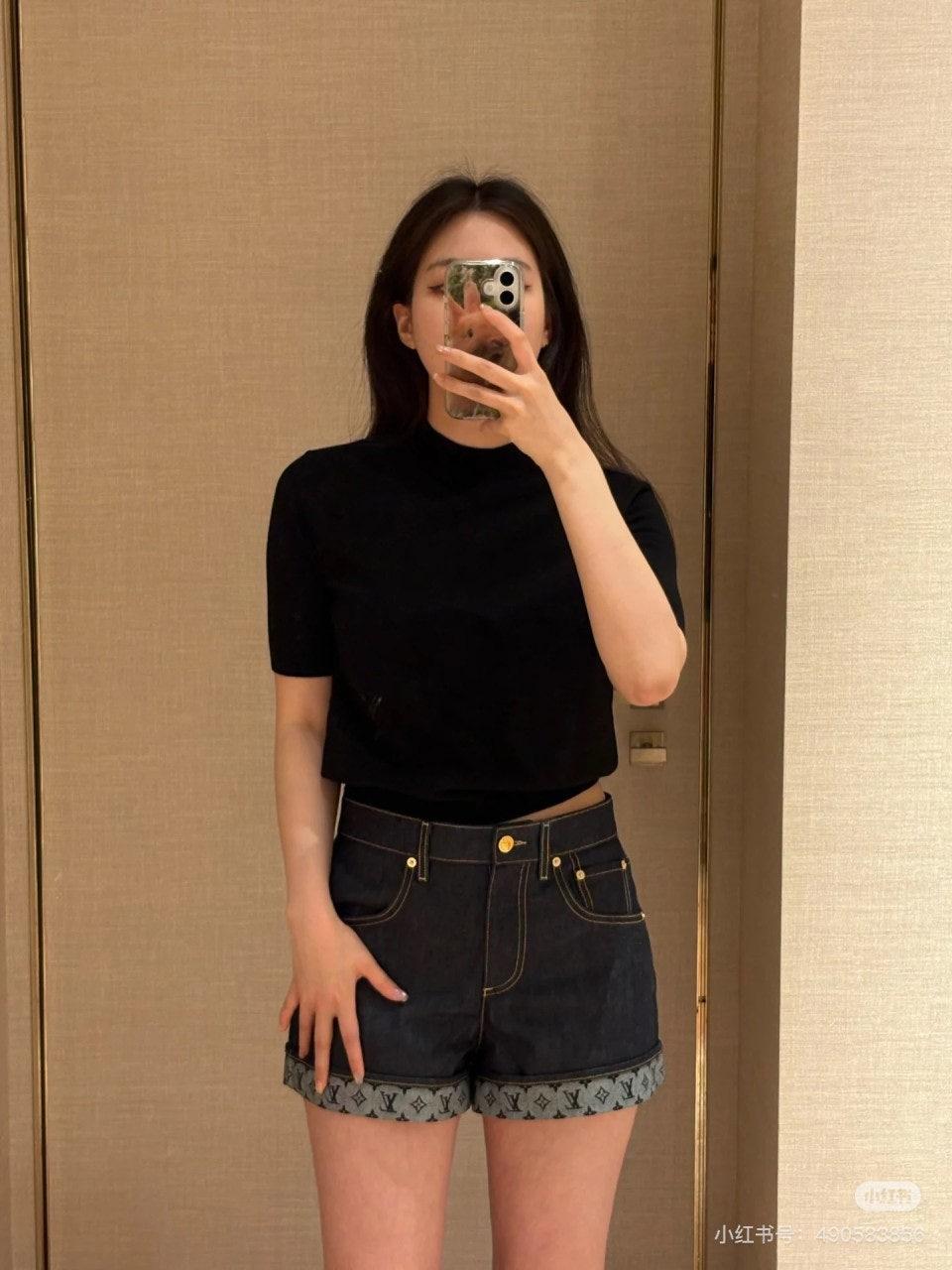 루이비통 25FW 레터 스팽글 로고 울 반팔 (정품급 해외배송)