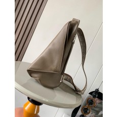 로에베 남성 크로스바디 백 (해외배송)